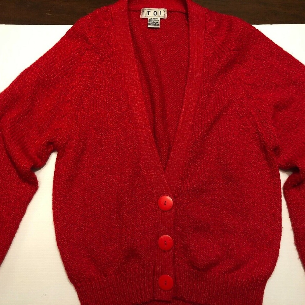 Toi red Bottom Sweater Top Women’s, Size Medium